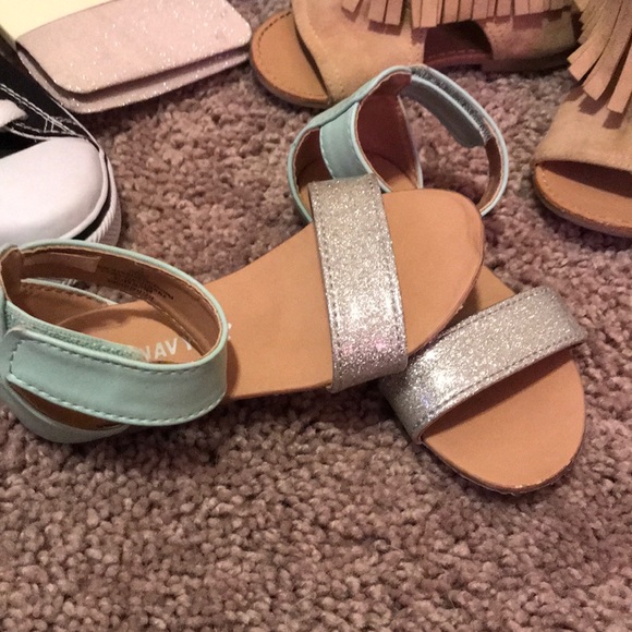 Girls shoes and snow boots - Picture 3 of 6